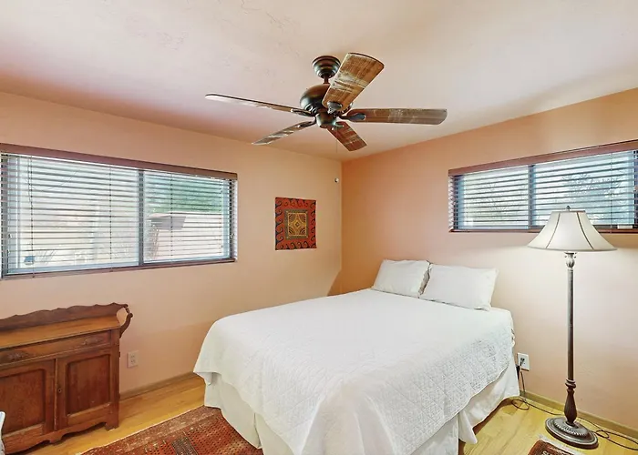 Hummingbird Hideaway Holiday home
